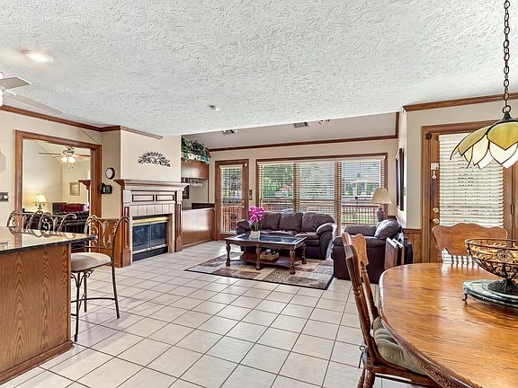 4th image of 8784 Riverwood Farms Pkwy