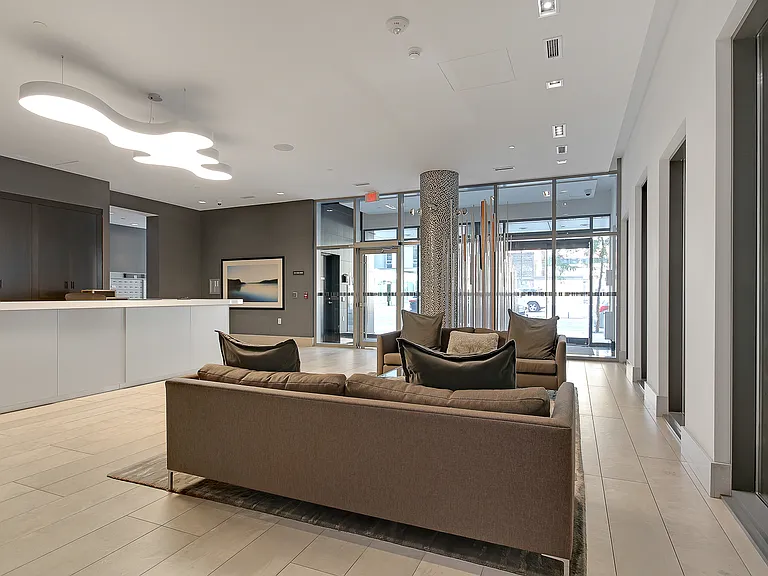 525 Adelaide St W — Photo 23