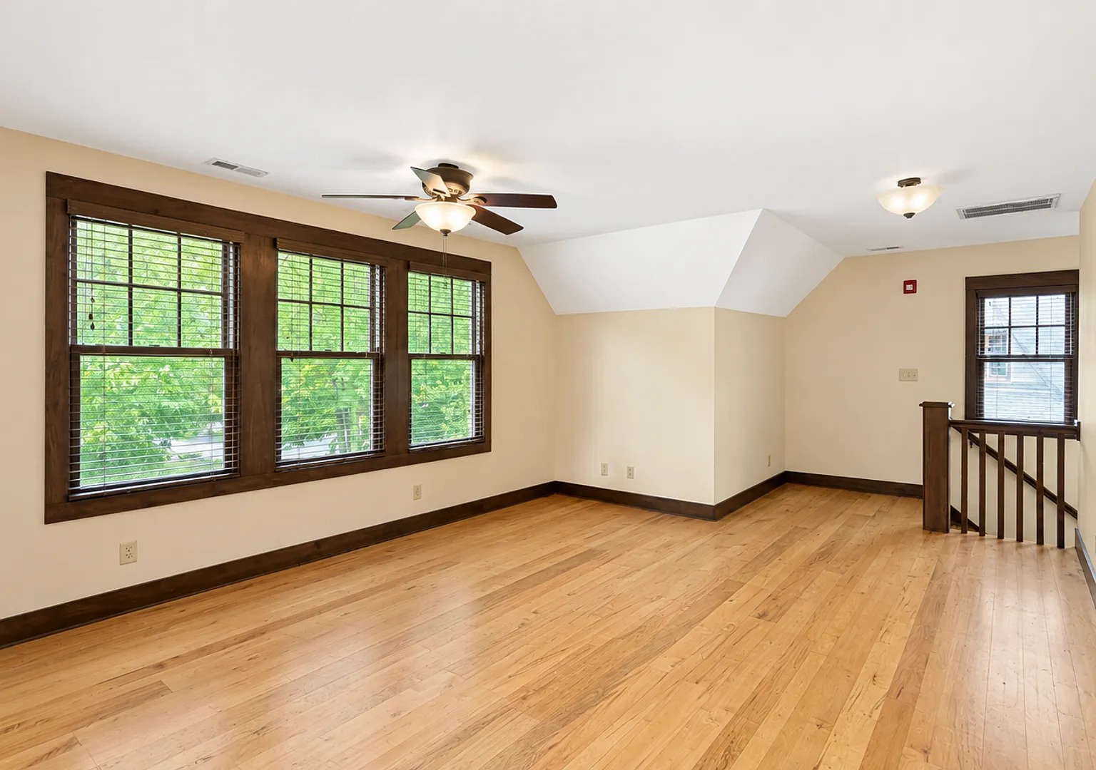 Apartment Rental-Village of Cheshire — Photo 4