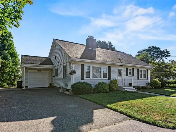 6 Perry Ave, Bourne, MA 02532