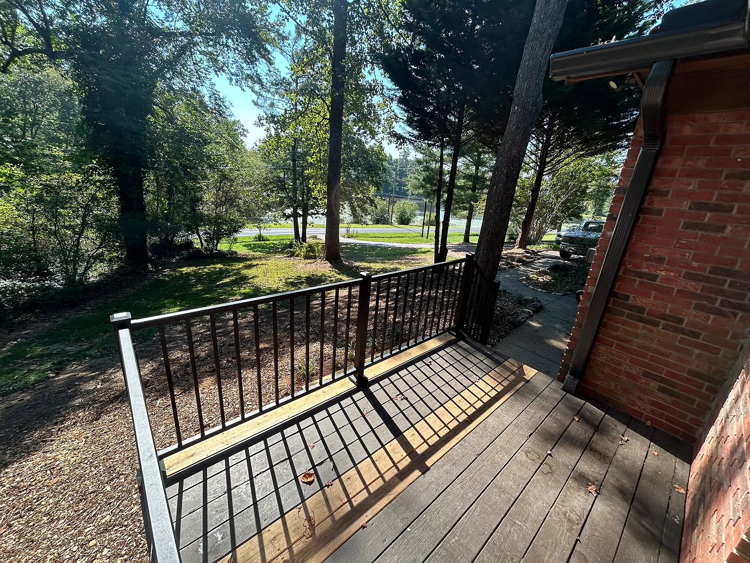 2 bed, 1000 sqft, $1,250 — Photo 2