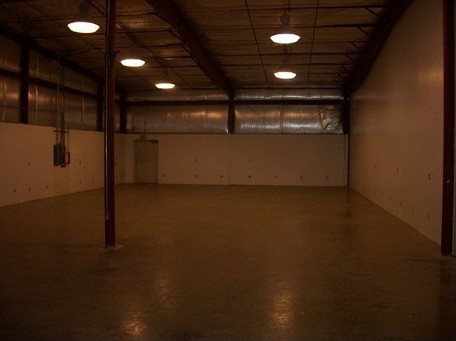 2nd image of 1909 Wood St