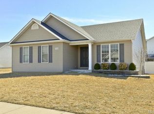 7028 Whisper Creek Dr, Wentzville, MO 63385