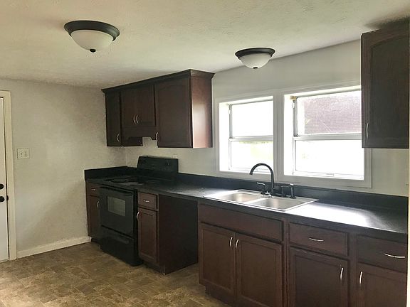 2nd image of 190 Mills St