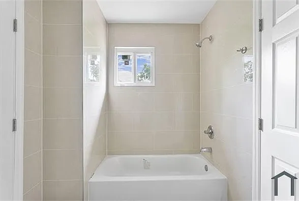 1451 SW 5th Ave — Photo 6