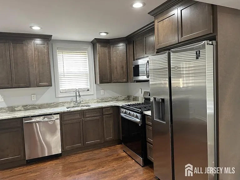 242 Grove St — Photo 2
