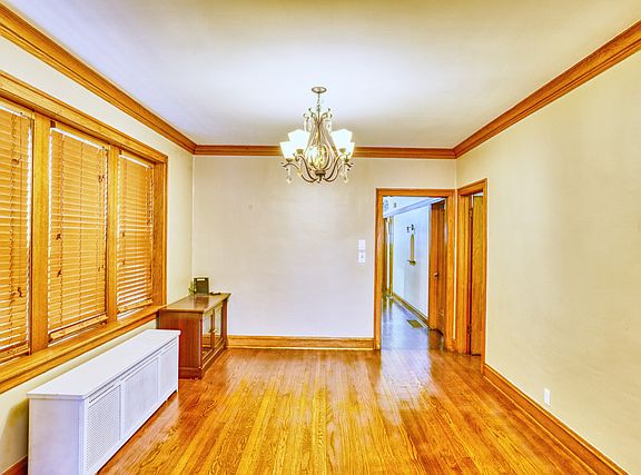 4th image of 5223 W Henderson St
