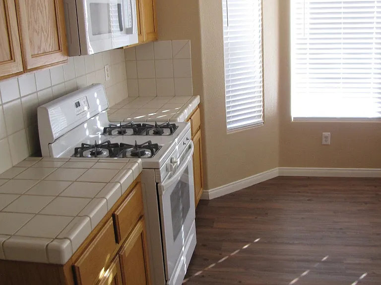 3711 Campfire Dr — Photo 4