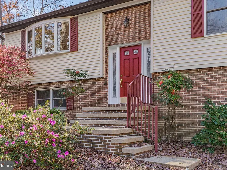 22397 Armstrong Dr — Photo 14