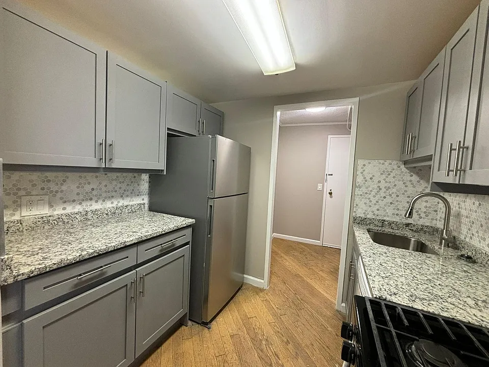 98 Wells St #401