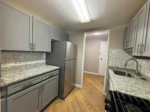 98 Wells St Photo 1