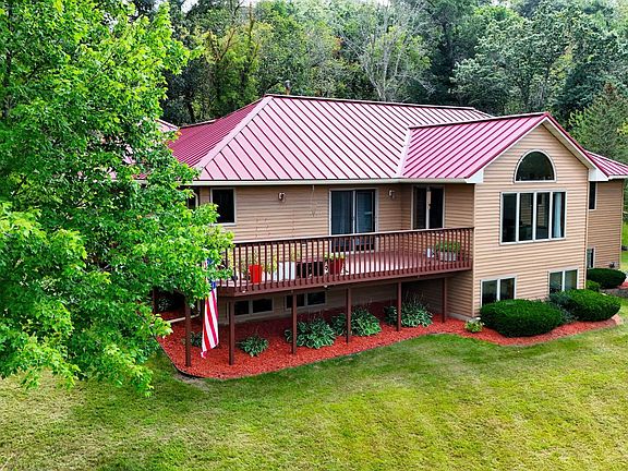 4th image of 1057 E River Dr