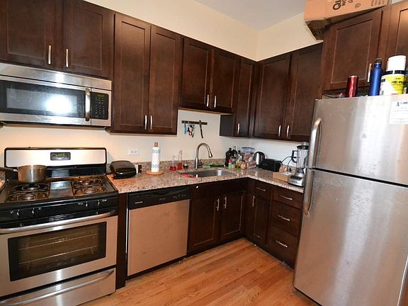 4th image of 1756 W Montrose Ave