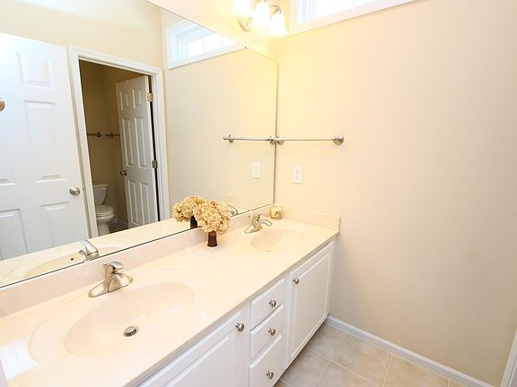 5th image of 103 Byron Ct
