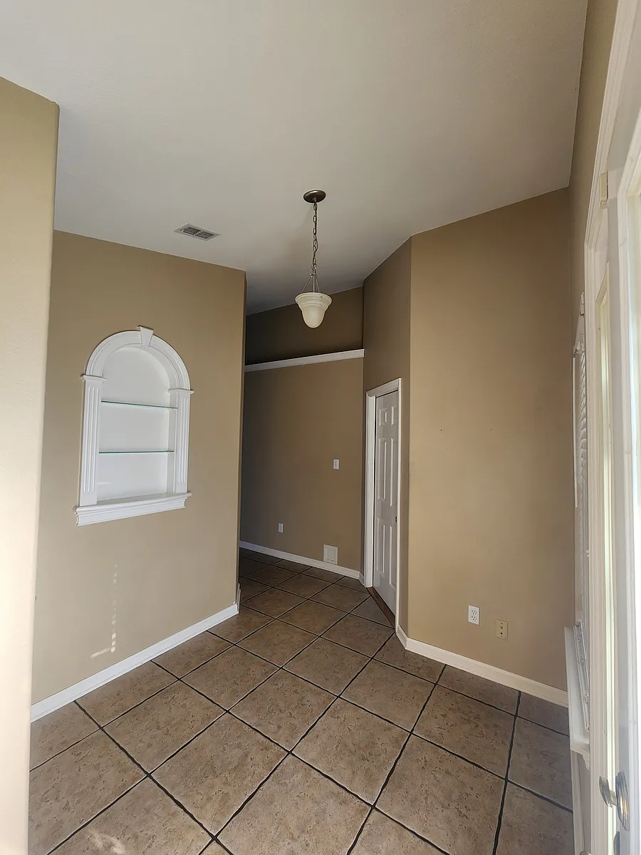 Building Photo - 1145 High Meadow Dr