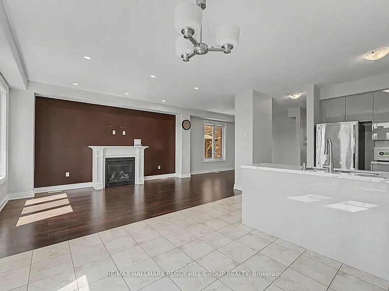 53 Nathan Cres #UPPER — Photo 3