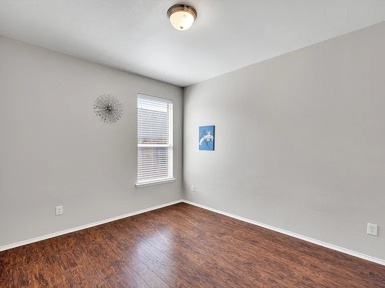 200 Shadybrook Dr — Photo 32