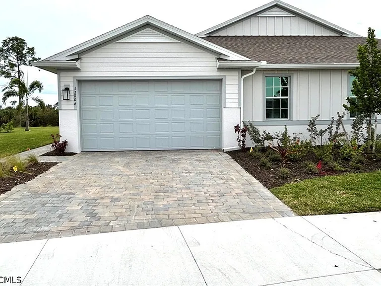 43806 Blue Heron Ln — Photo 1