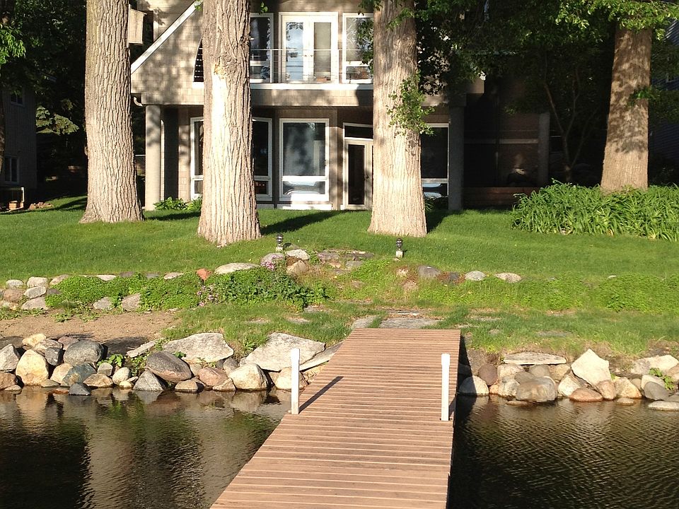 1st image of 466 Horseshoe Dr W