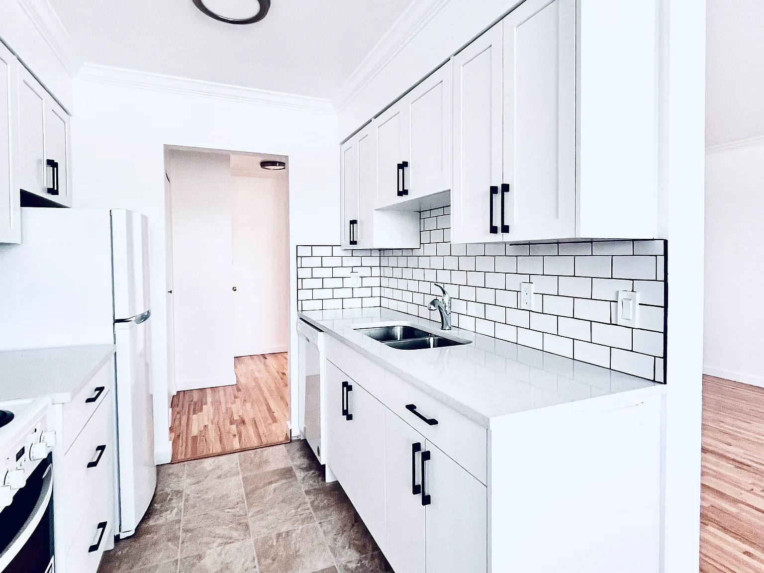 1280 Madison Avenue Burnaby — Photo 4