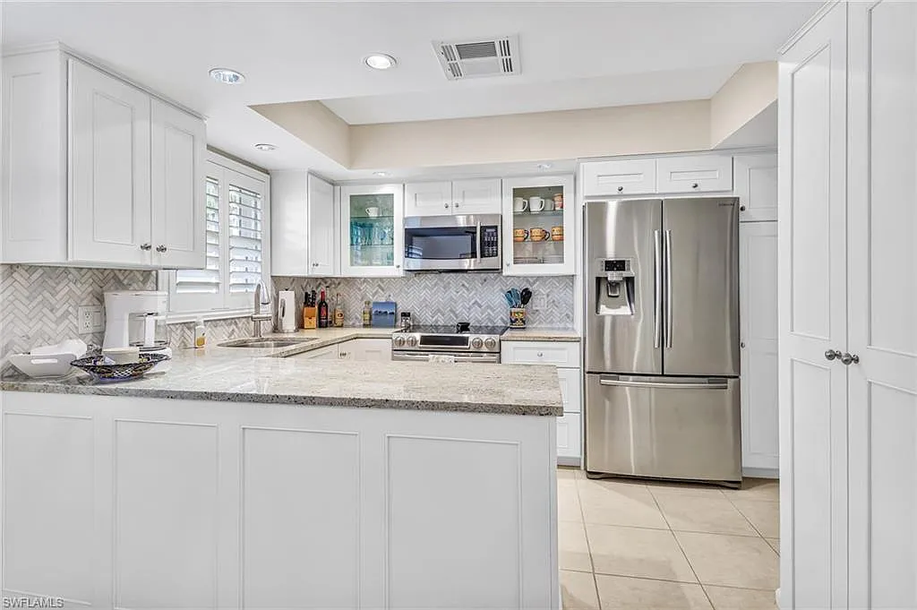 2 bed, 2.0 bath, 1180 sqft, $8,500 — Photo 4