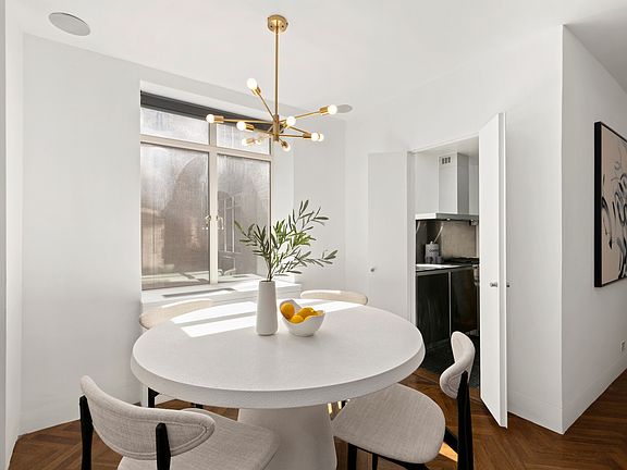 4th image of 17 W 54th St #5F