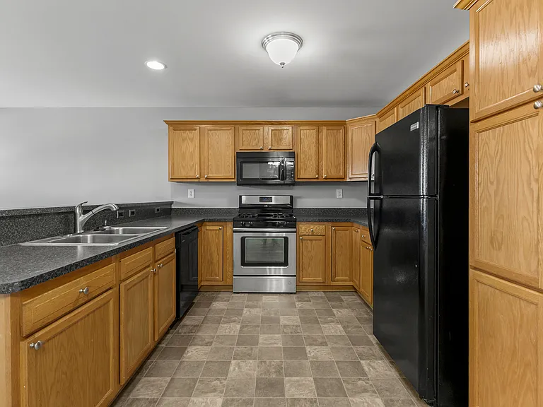 13165 Turnberry Ct — Photo 5