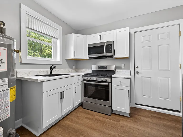 1201 Tallwood St #2 — Photo 11