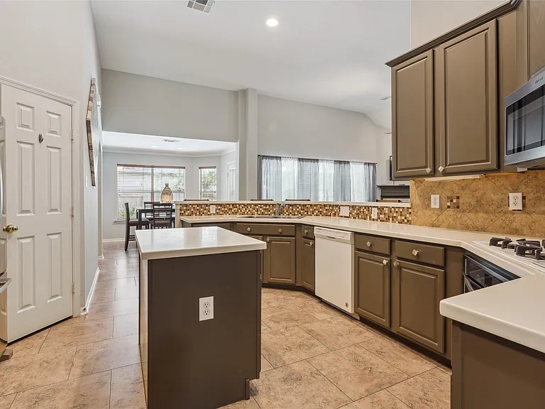 183 N Millport Cir — Photo 10