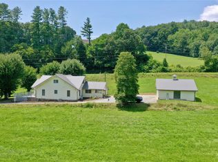 10 Bob Hall Rd, Whittier, NC 28789