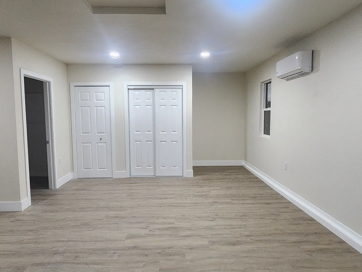 2226 Newport Ct — Photo 3