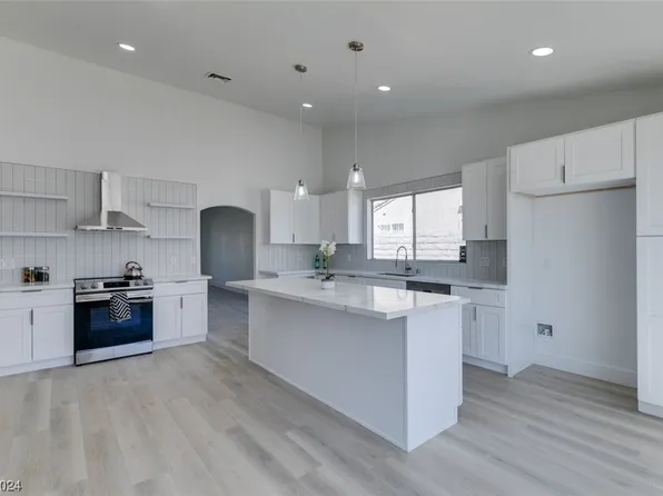 1100 Pyrite Ln, Las Vegas, NV 89128