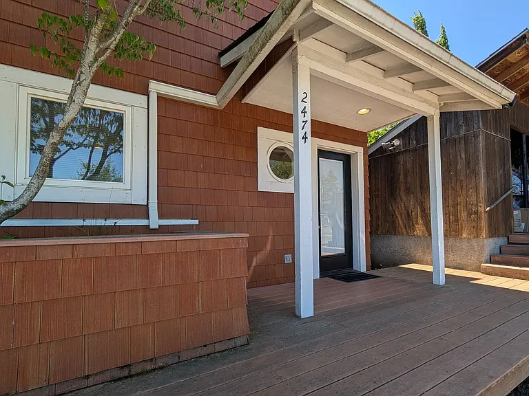 2474 Willamette Aly — Photo 3