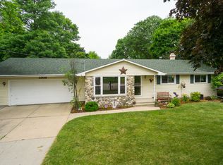 2909 S Cypress St, Appleton, WI 54915
