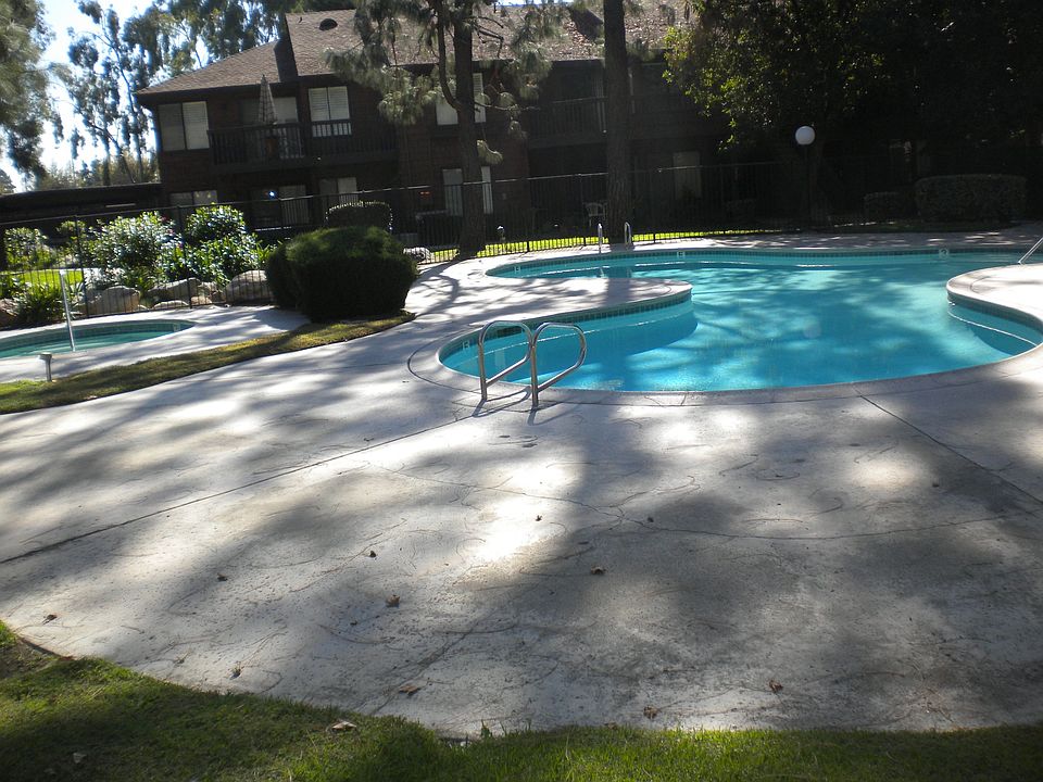 2nd image of 320 W Walnut 28 St