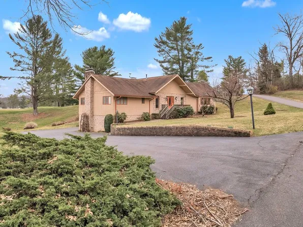 60 Fairway Dr, Bristol, TN 37620