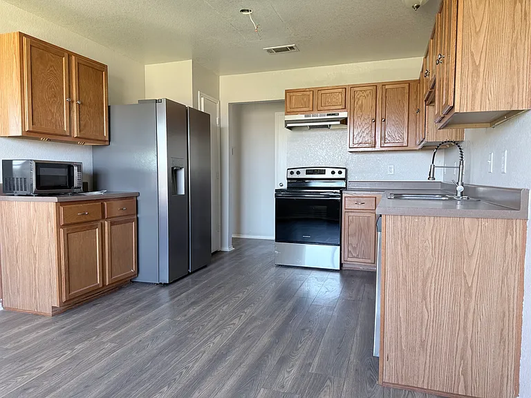 5108 Bridle Dr — Photo 7