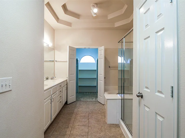 11232 Chaucer Dr — Photo 15