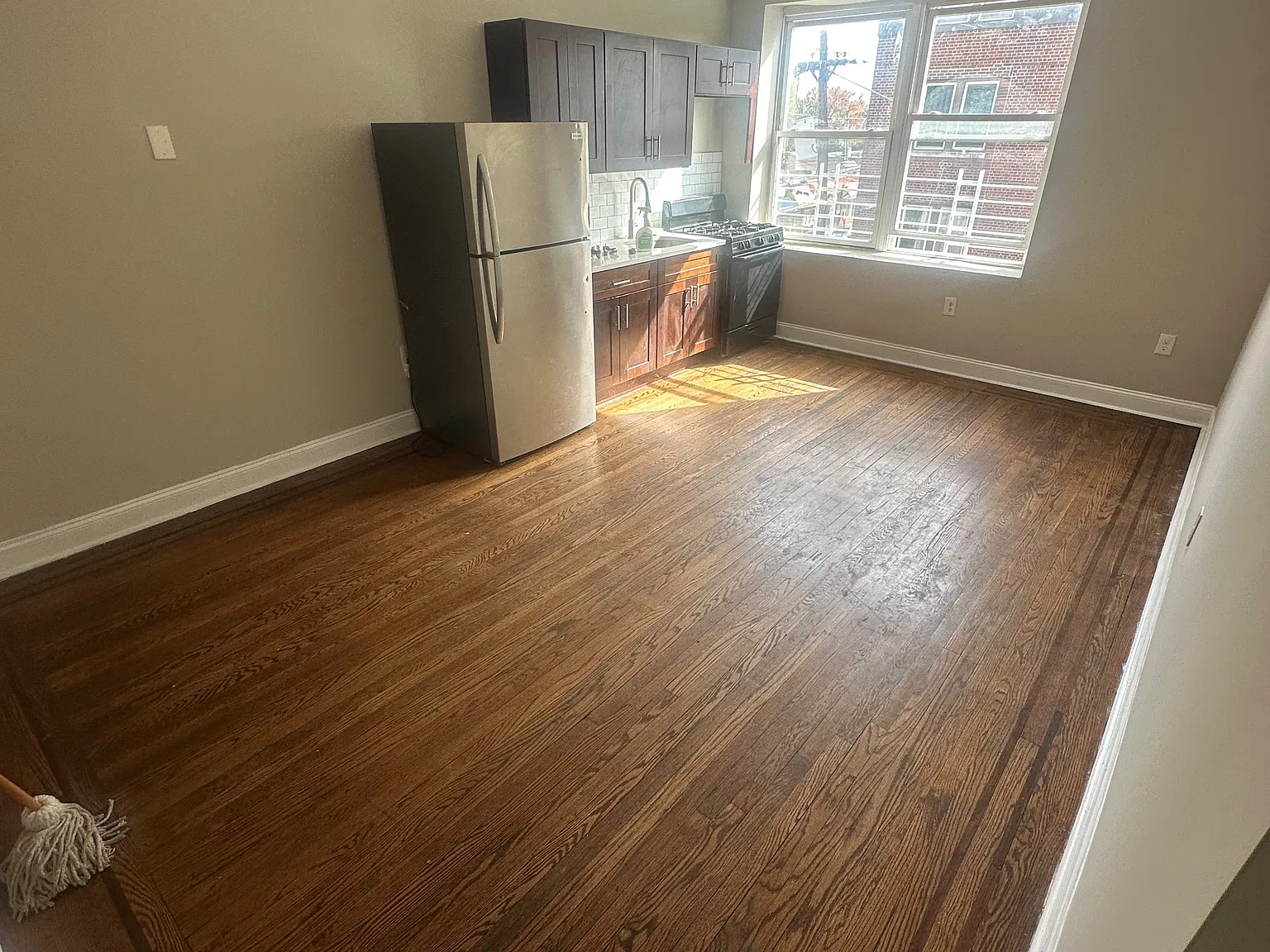 2 bed, 850 sqft, $1,700 — Photo 1