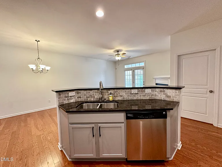 513 Dragby Ln — Photo 6