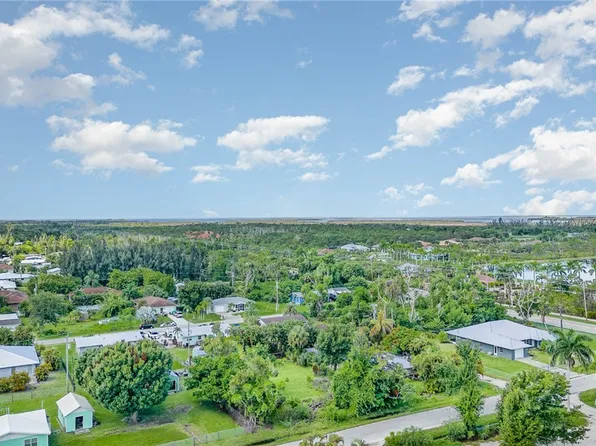 5951 Cubles Dr, Bokeelia, FL 33922