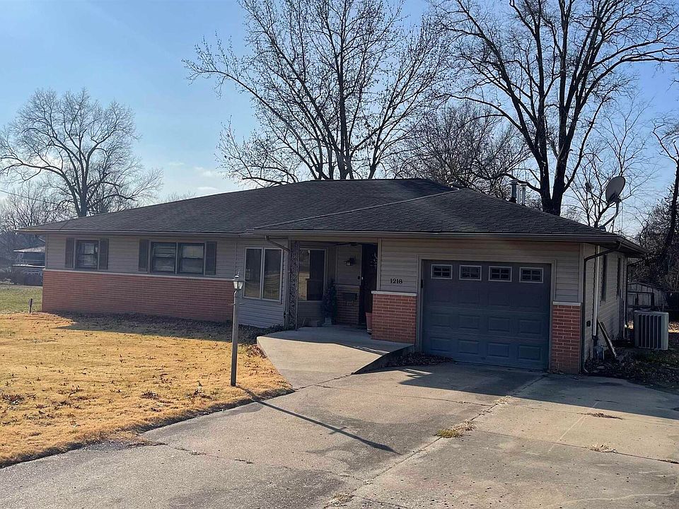 2nd image of 1218 S Bevabeck Dr