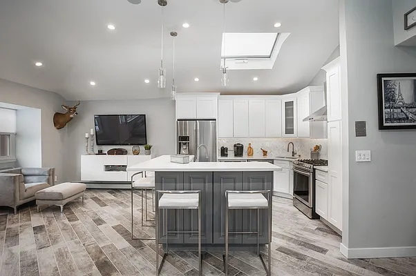 Sold by Century 21 Amiable Realty Group II Inc | media 16