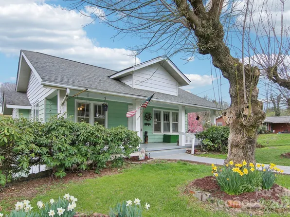 21 Henry Dr, Clyde, NC 28721