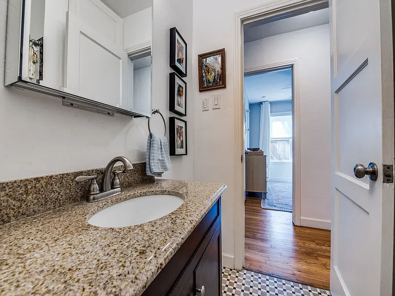 102 Wellesley Blvd — Photo 14