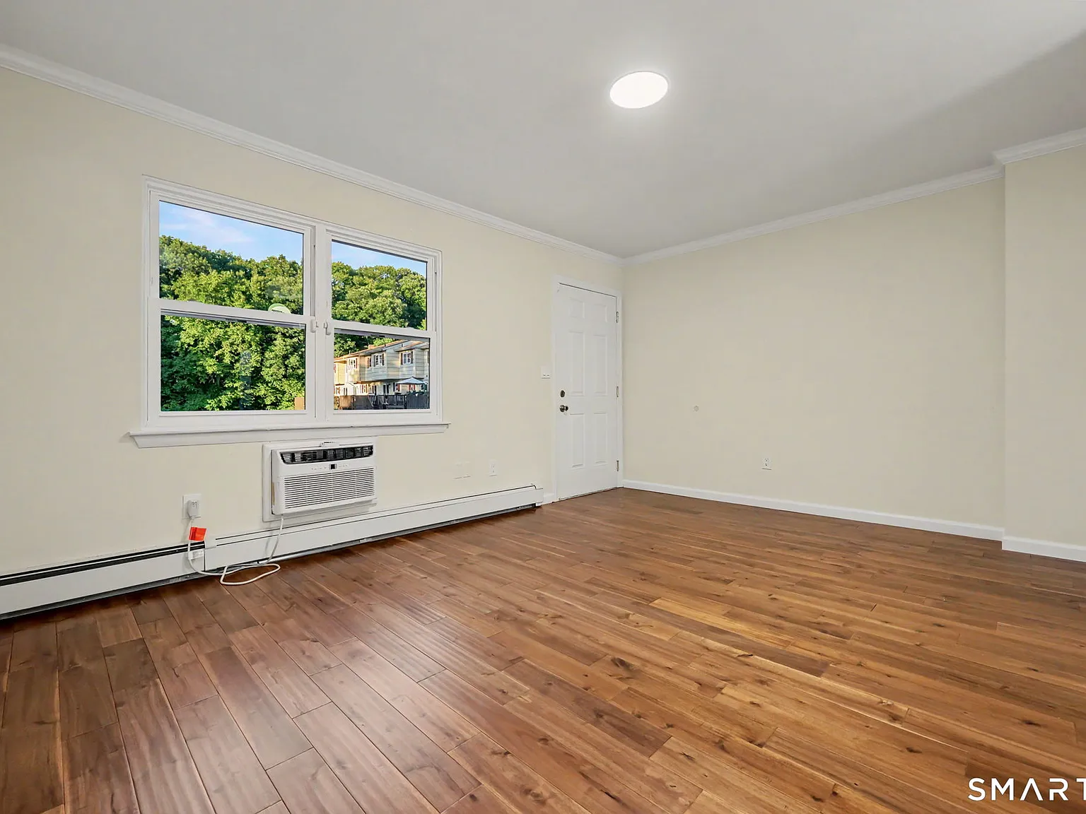 3 bed, 1.5 bath, 1092 sqft, $2,200 — Photo 4