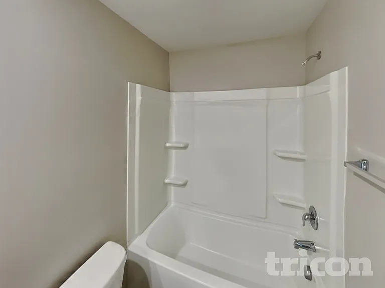 2020 Longshadow St — Photo 14