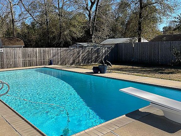 3rd image of 45 Robinhood Ln