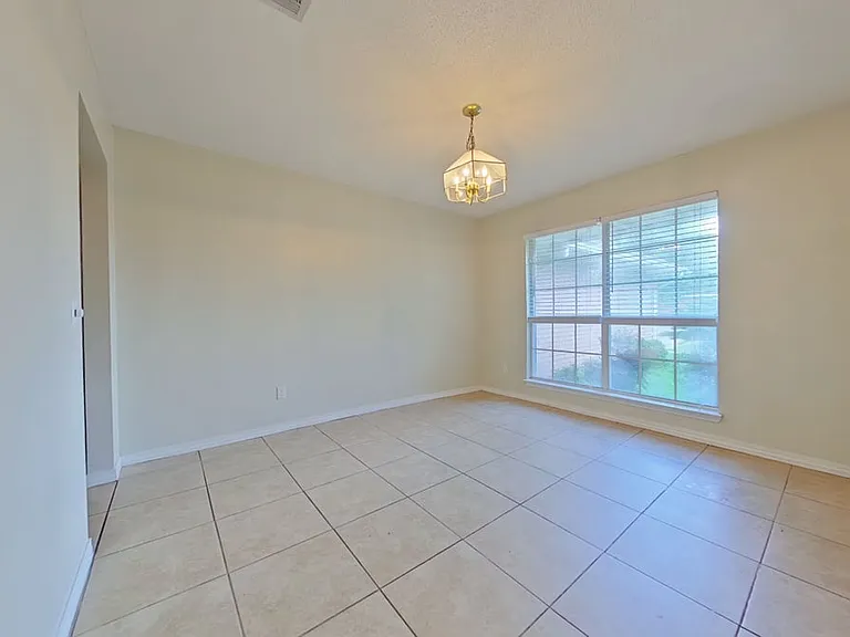 143 Steeplechase Dr — Photo 6
