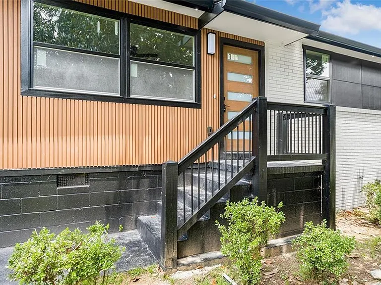 2353 Clarissa Dr NW — Photo 12
